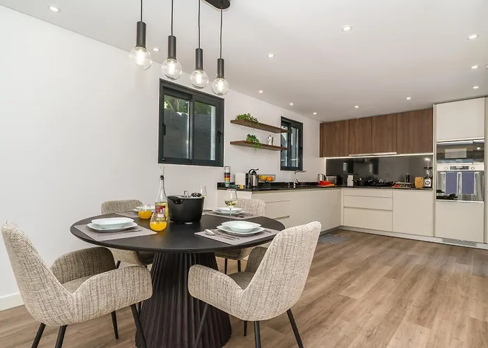 Favila By Madeira Dream