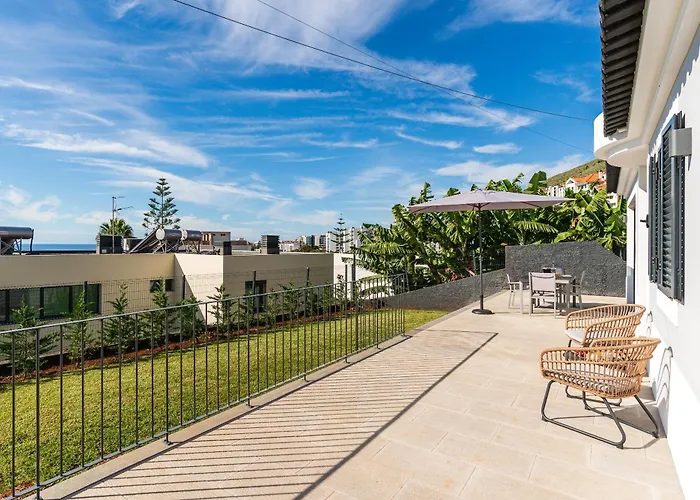 Favila By Madeira Dream